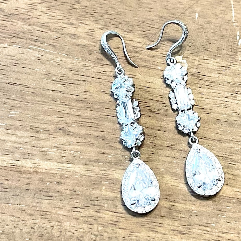 Vintage Look Drop Earrings